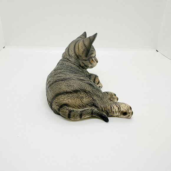 Vtg 1983 Harvey Knox Kingdom Porcelain Tabby Cat Kitten Sleeping Laying - Picture 5 of 6